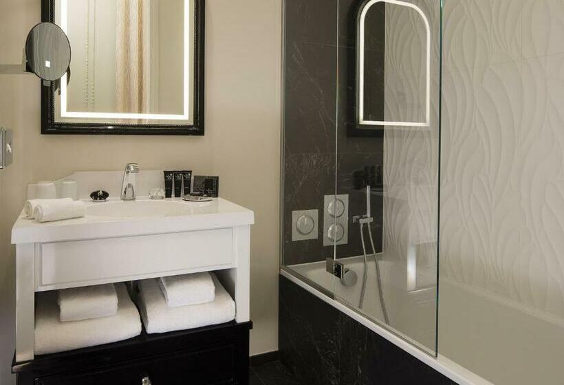 スーペリアールーム, Le Narcisse Blanc