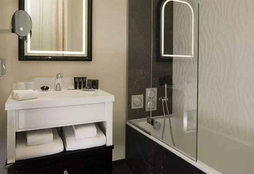 Chambre Supérieure, Le Narcisse Blanc