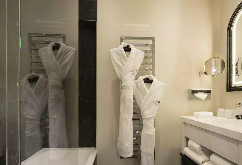 Chambre Supérieure, Le Narcisse Blanc