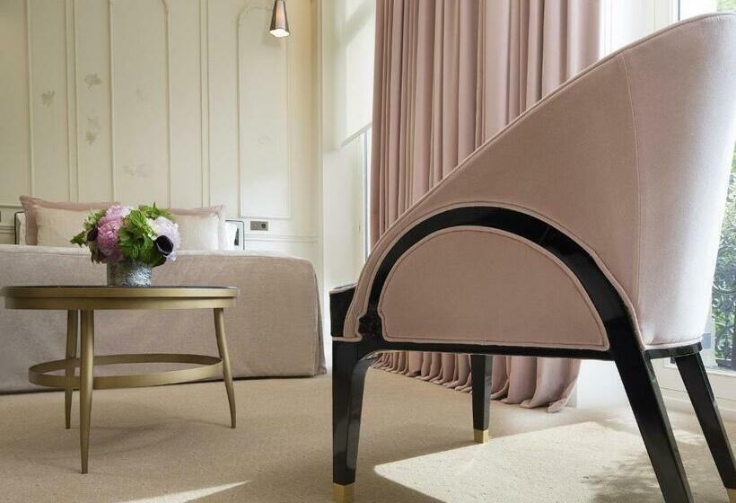 スーペリアールーム, Le Narcisse Blanc