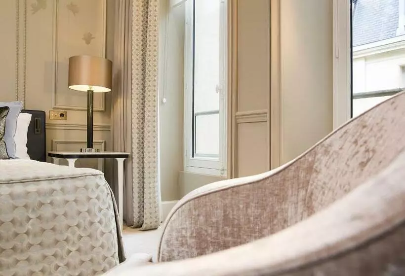 Chambre Supérieure, Le Narcisse Blanc