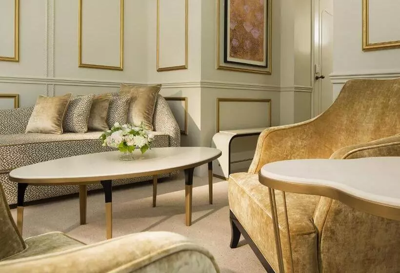 Chambre Executive, Le Narcisse Blanc