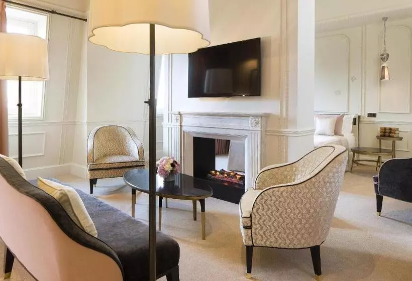 Suite, Le Narcisse Blanc