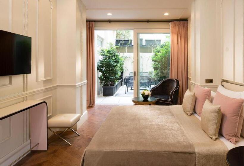 インサイドデラックスルーム, Le Narcisse Blanc