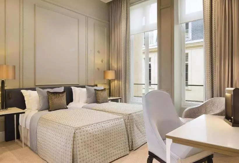 Chambre Supérieure Lit King Size, Le Narcisse Blanc
