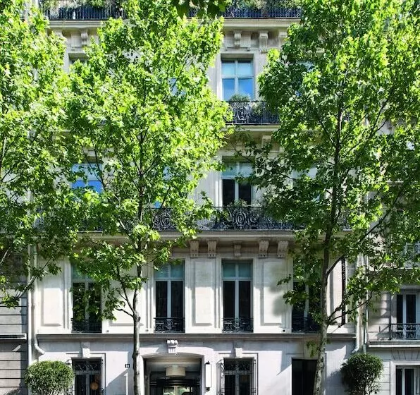 Chambre Classique, Le Narcisse Blanc