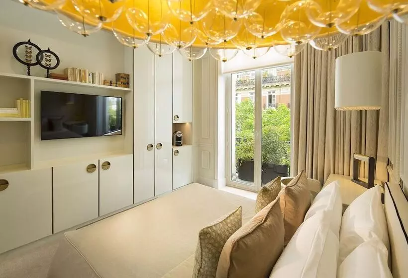 Chambre Classique, Le Narcisse Blanc