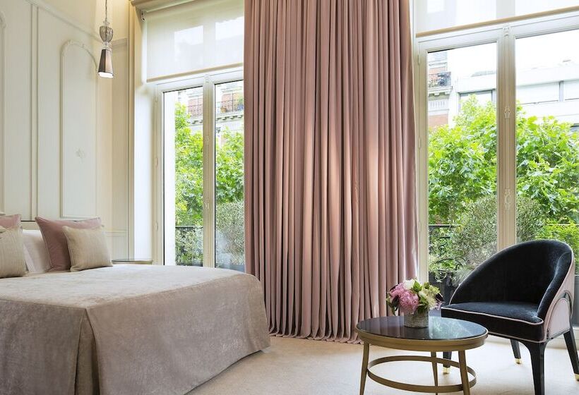 スーペリアールーム, Le Narcisse Blanc