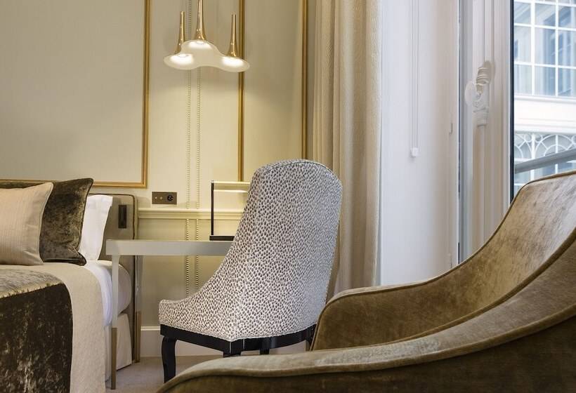 スーペリアールーム, Le Narcisse Blanc