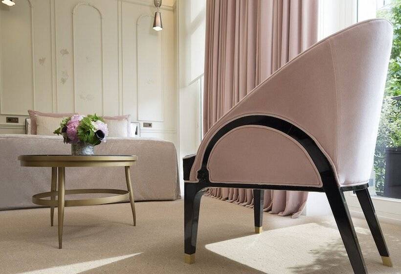 スーペリアールーム, Le Narcisse Blanc