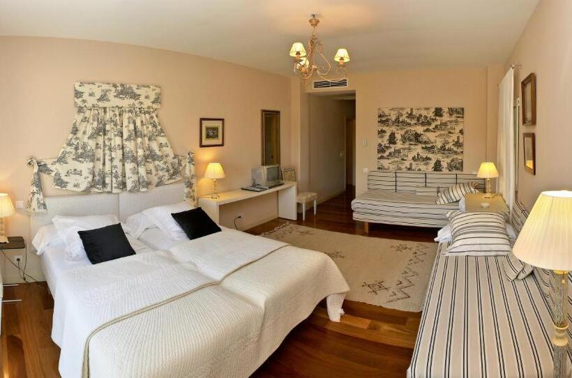 Семейный Номер Вид на Горы, Santa Coloma Del Camino