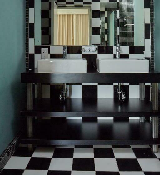 اتاق اجرایی, Slipway Tanzania