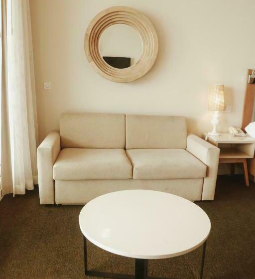 اتاق اجرایی, Slipway Tanzania