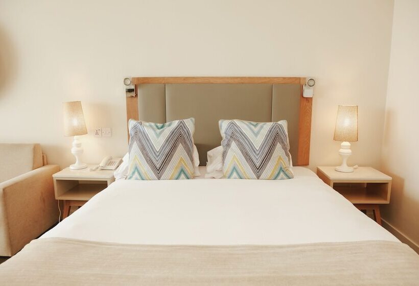 اتاق اجرایی با چشمانداز دریا, Slipway Tanzania