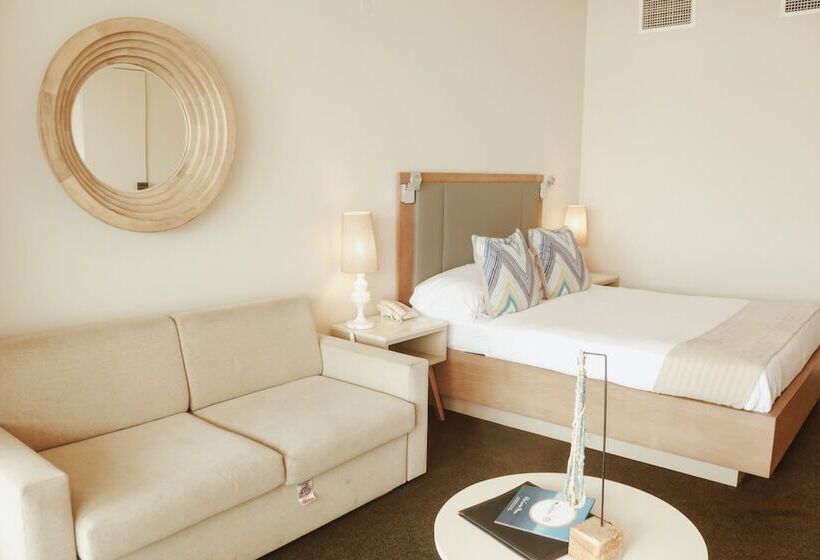 اتاق اجرایی, Slipway Tanzania