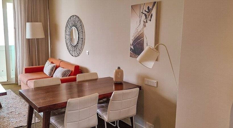 سوییت اجرایی, Slipway Tanzania