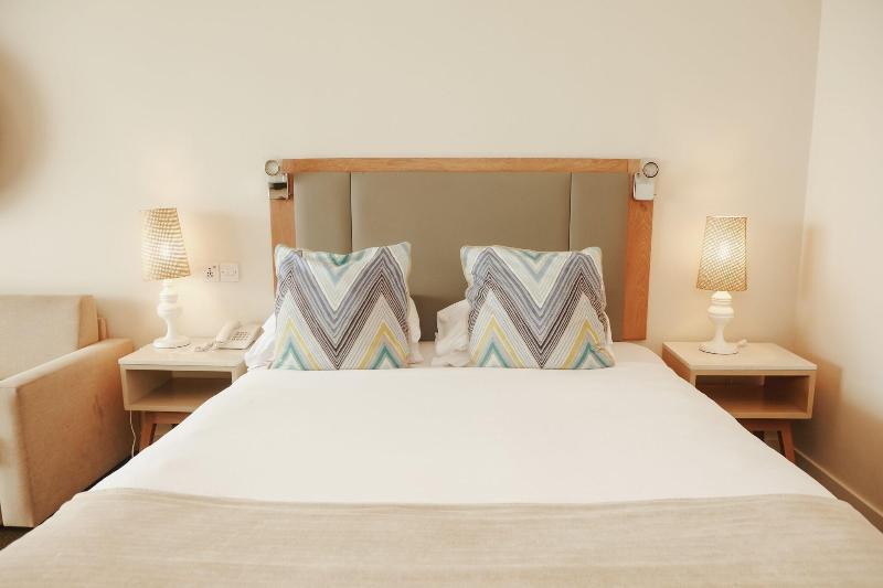 اتاق اجرایی با چشمانداز دریا, Slipway Tanzania