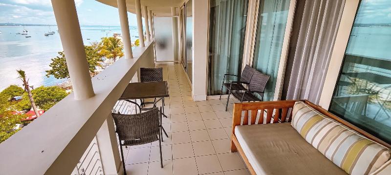 سوئیت اجرایی با چشمانداز دریا, Slipway Tanzania