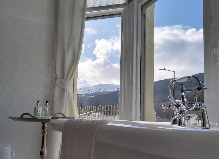 غرفة سوبيريور, The Ben Sheann