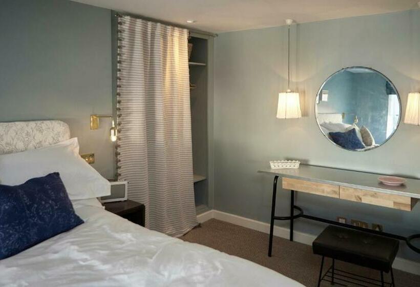 キングサイズベッドのデラックスルーム, The Crown