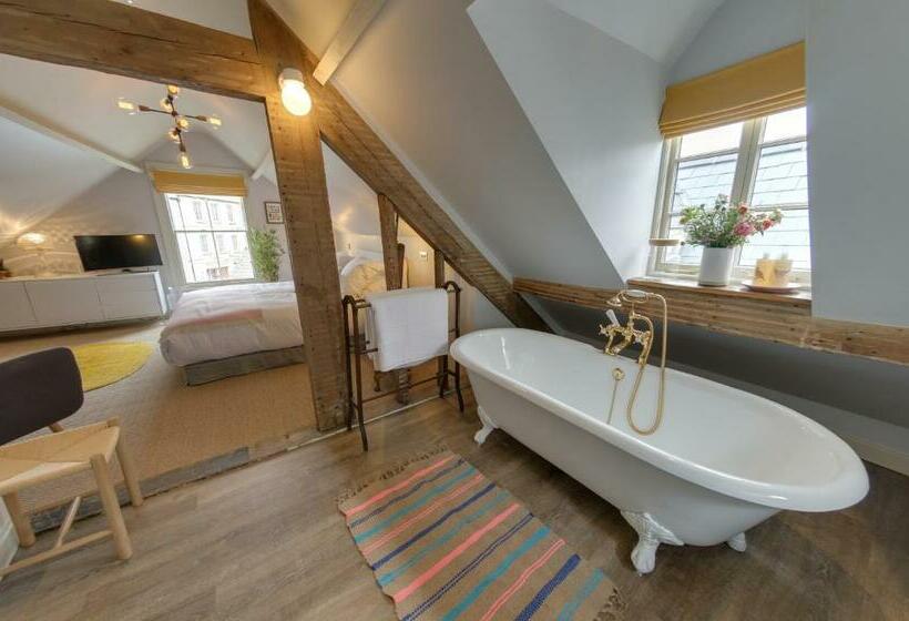 キングサイズベッドのデラックスルーム, The Crown