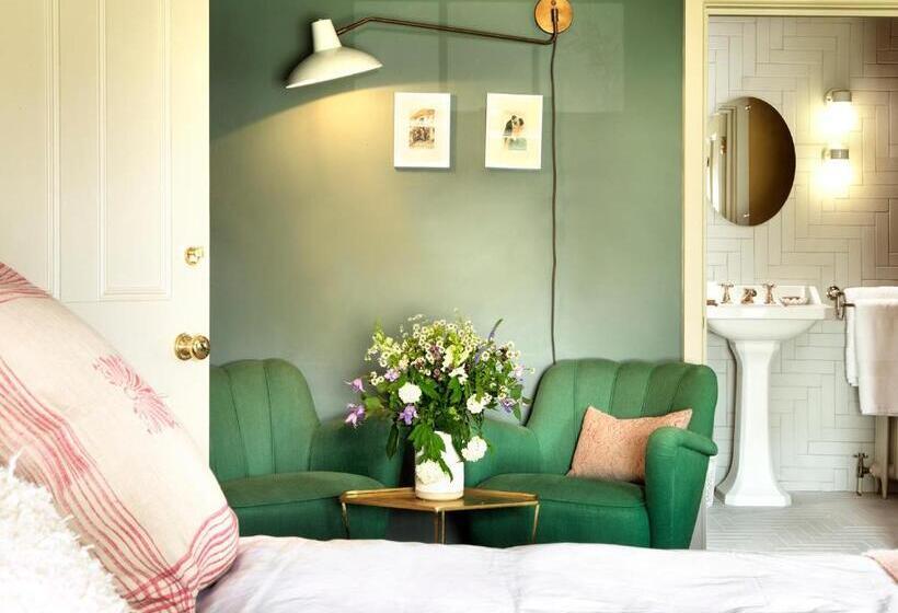 キングサイズベッドのデラックスルーム, The Crown