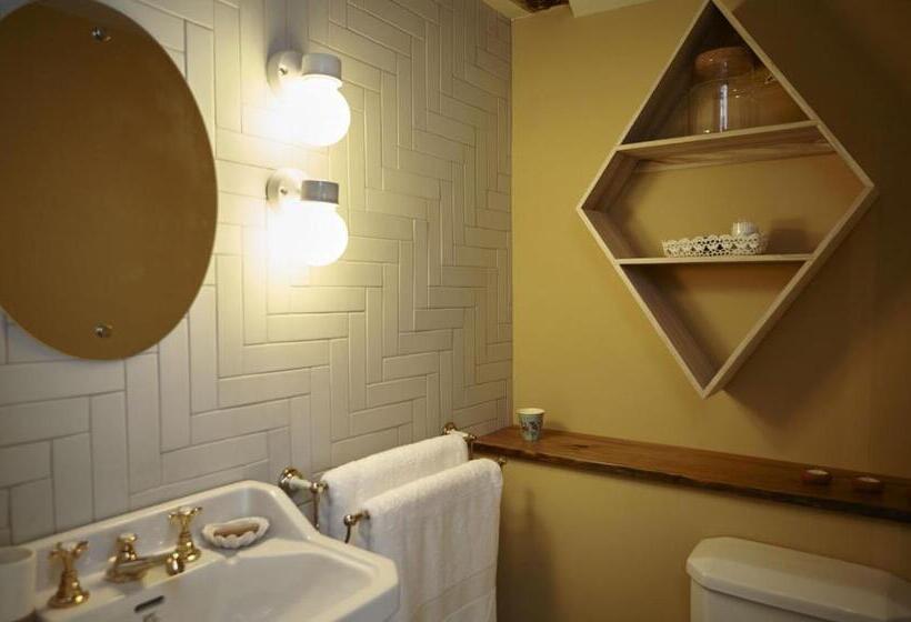 キングサイズベッドのデラックスルーム, The Crown