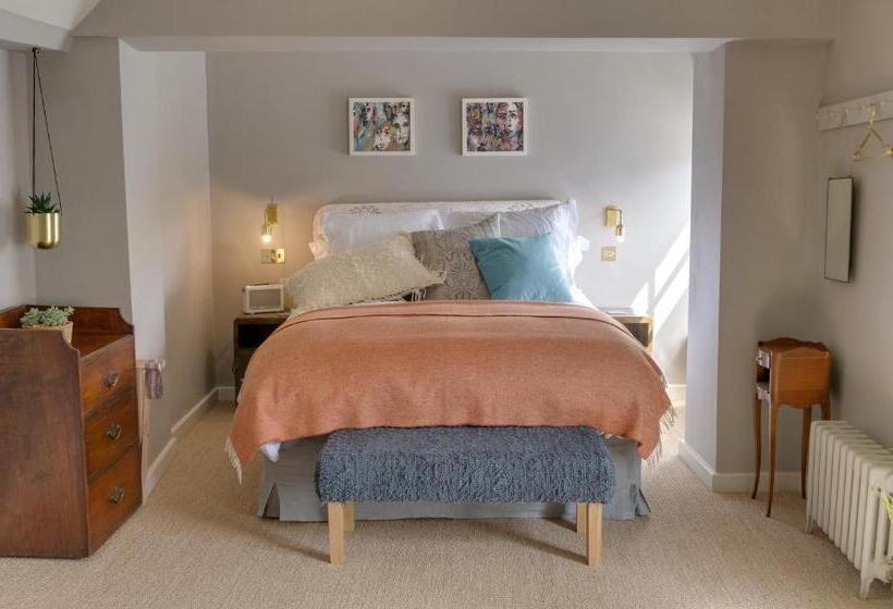 キングサイズベッドのデラックスルーム, The Crown