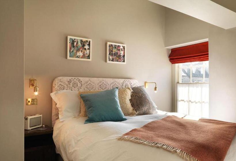 キングサイズベッドのデラックスルーム, The Crown