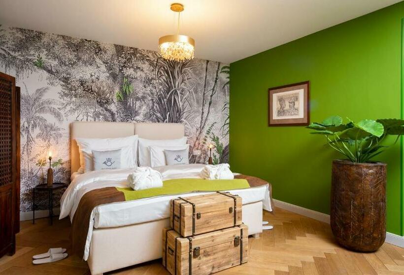 اتاق لوکس با بالکن, Old Royal Post Hotel By Tkc