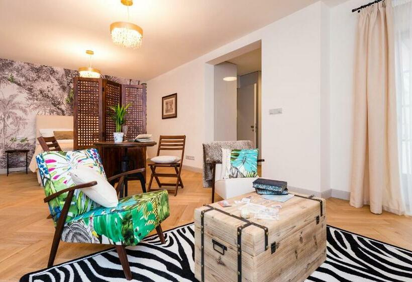 اتاق لوکس با بالکن, Old Royal Post Hotel By Tkc