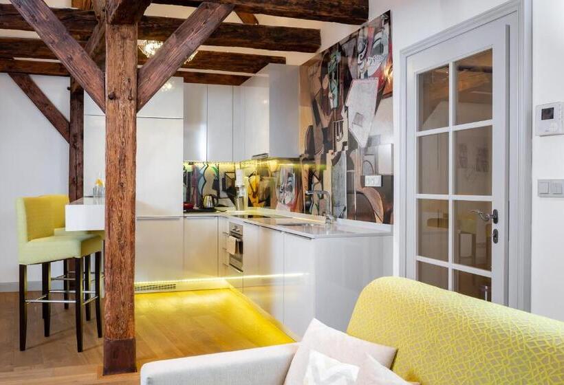 سوییت جونیور, Old Royal Post Hotel By Tkc