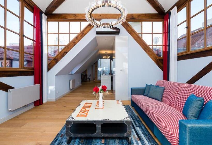 سوئیت جونیور با تراس, Old Royal Post Hotel By Tkc