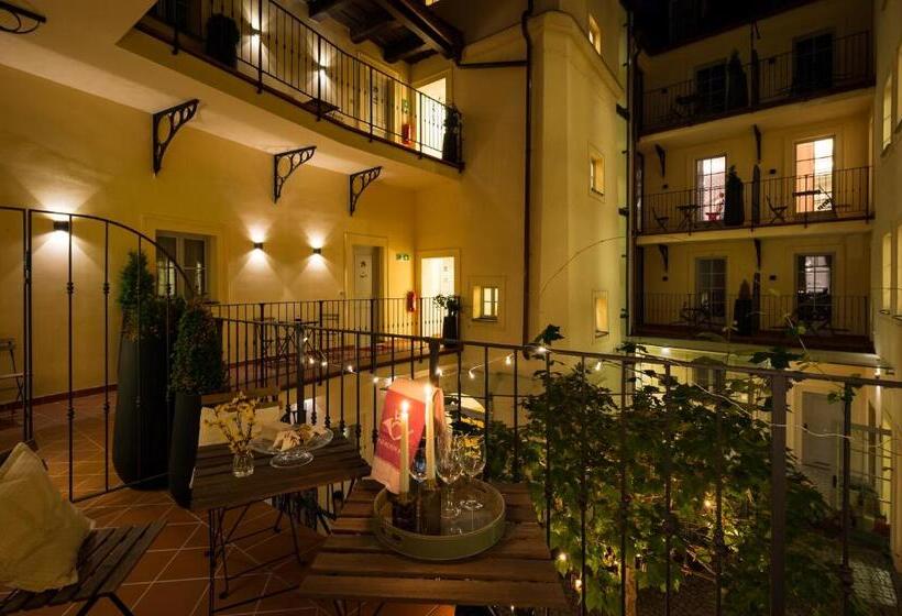 2 Bedroom Suite with Balcony, Old Royal Post Hotel By Tkc