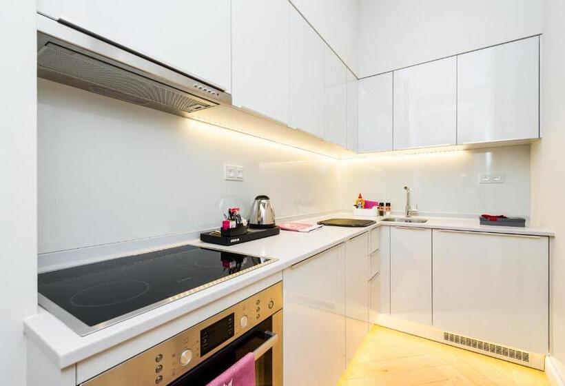 2 Bedroom Suite with Balcony, Old Royal Post Hotel By Tkc