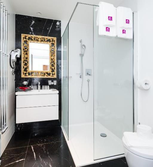 2 Bedroom Suite with Balcony, Old Royal Post Hotel By Tkc