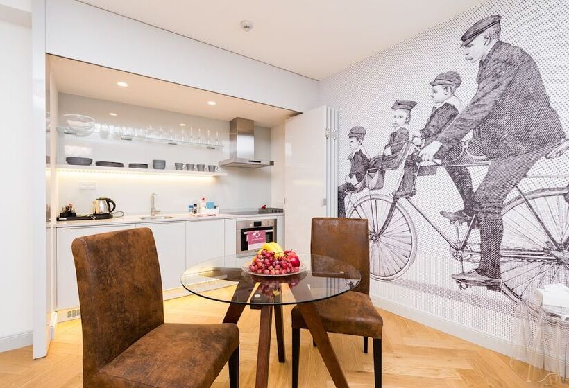 اتاق لوکس, Old Royal Post Hotel By Tkc