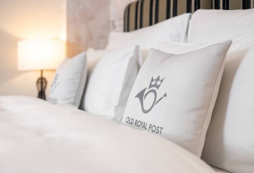 2 Bedroom Suite with Balcony, Old Royal Post Hotel By Tkc