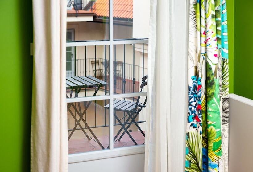 اتاق لوکس با بالکن, Old Royal Post Hotel By Tkc