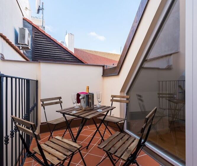 سوئیت جونیور با تراس, Old Royal Post Hotel By Tkc