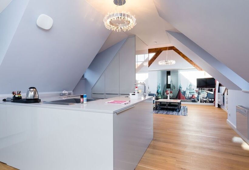 سوئیت جونیور با تراس, Old Royal Post Hotel By Tkc