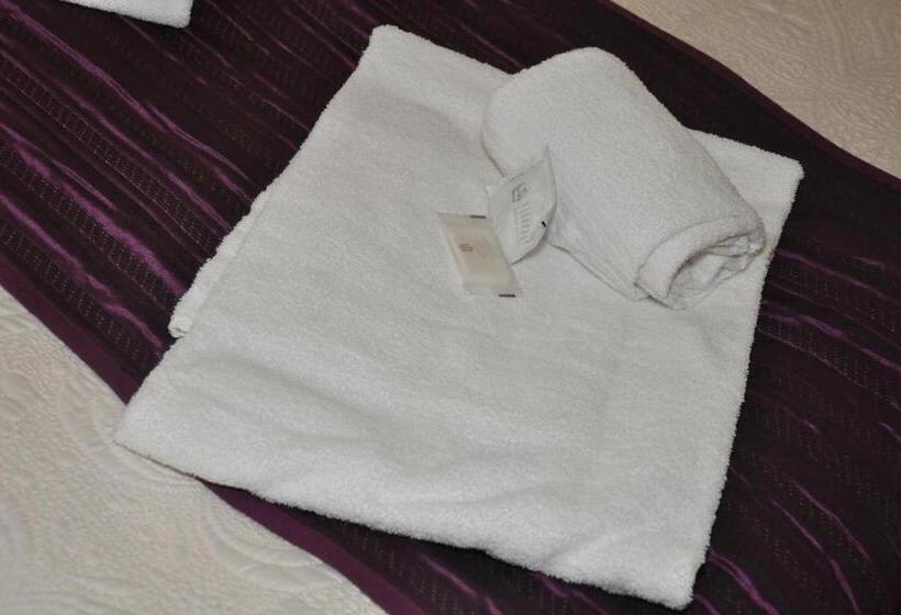 اتاق سوپریور, At Home Bed And Breakfast
