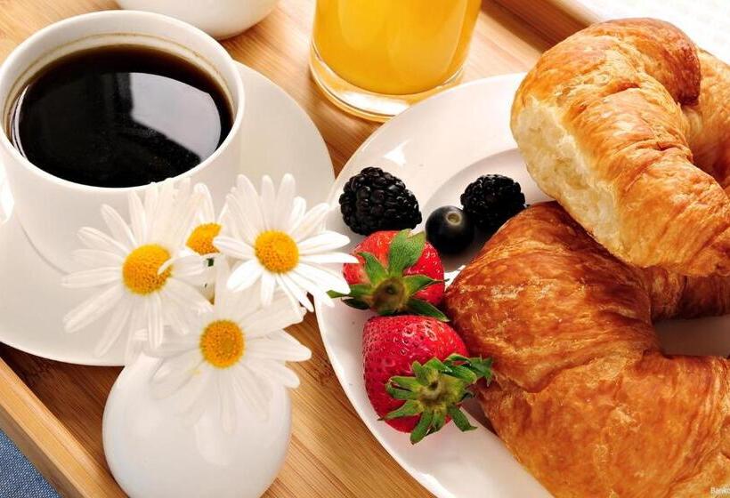 اتاق سوپریور, At Home Bed And Breakfast