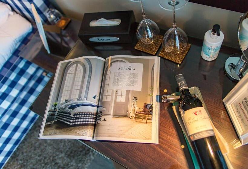 スイート, Head Over Hills