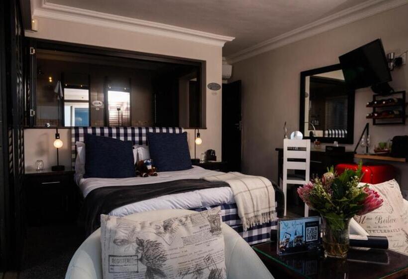 スタンダードルーム, Head Over Hills