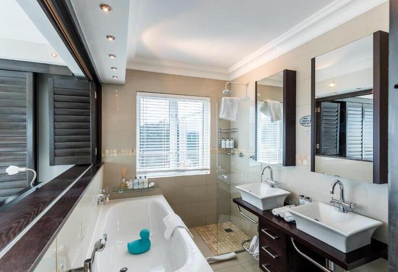 スタンダードルーム, Head Over Hills