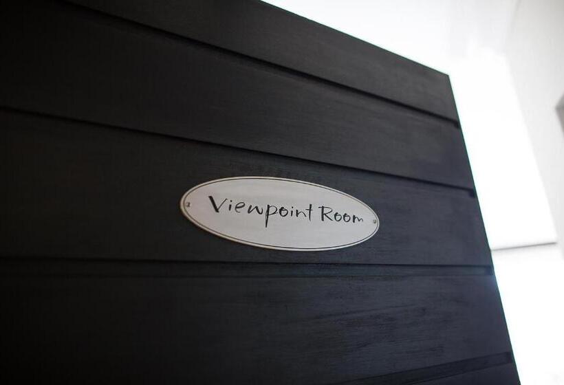 スタンダードルーム, Head Over Hills