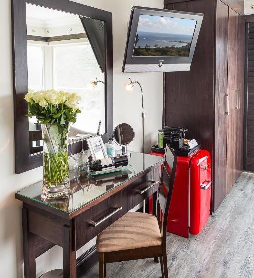 スタンダードルーム, Head Over Hills