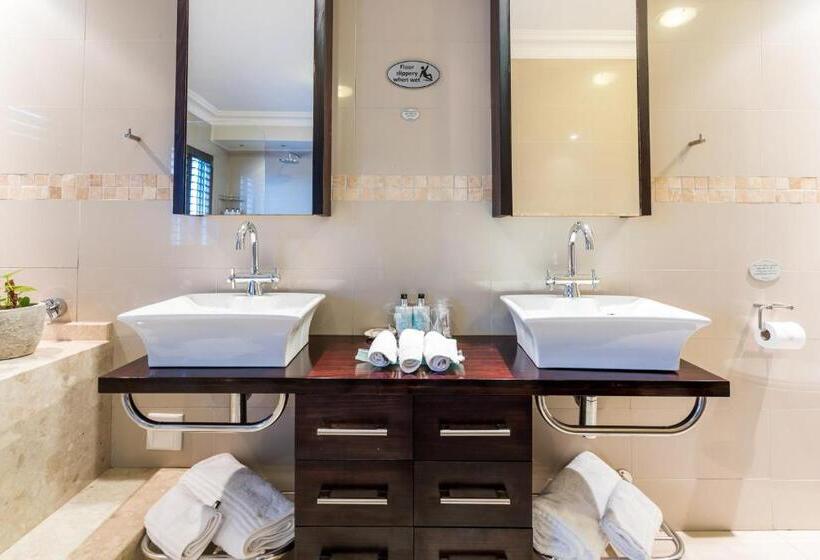 スイート, Head Over Hills