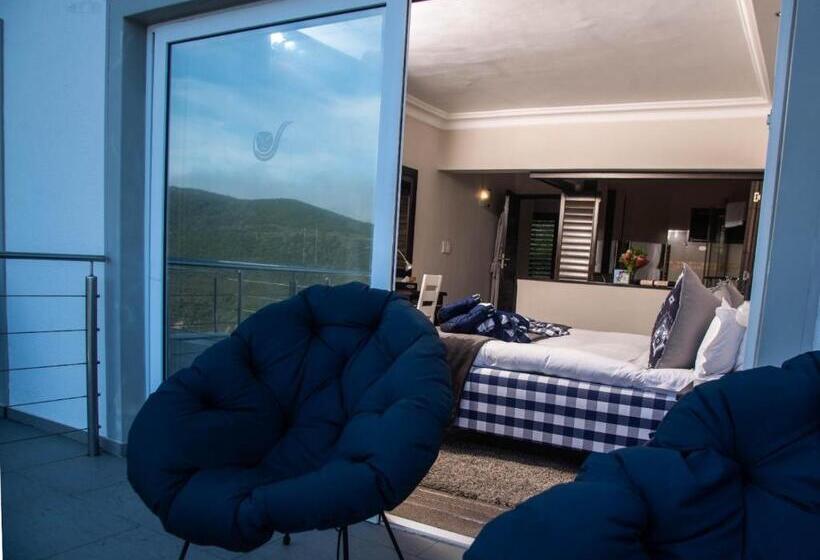 スタンダードルーム, Head Over Hills